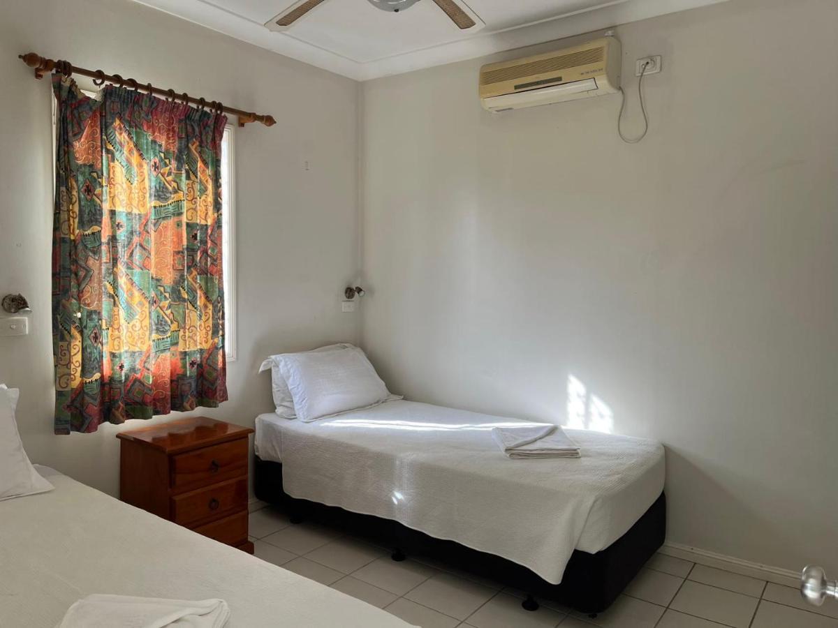 Tradewinds Villas พอร์ตวิลา ภายนอก รูปภาพ