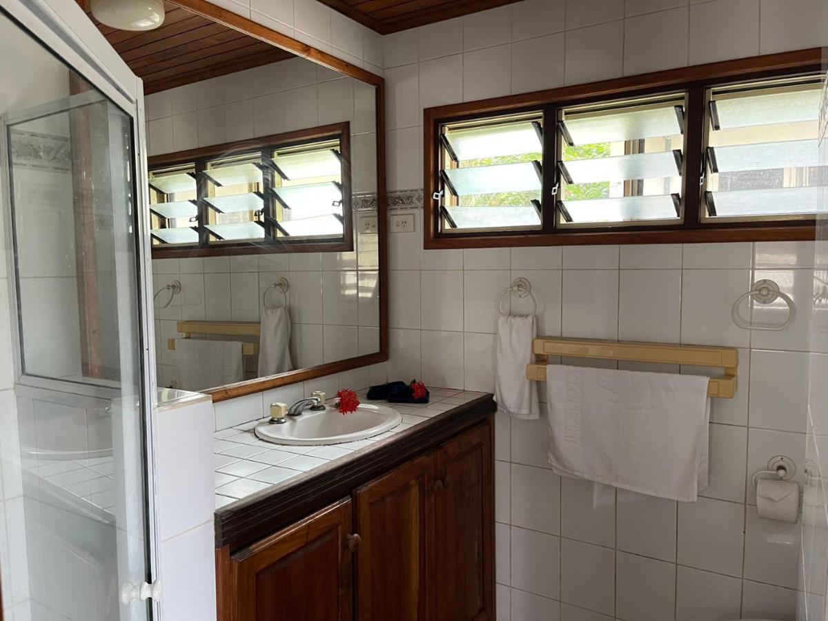 Tradewinds Villas พอร์ตวิลา ภายนอก รูปภาพ